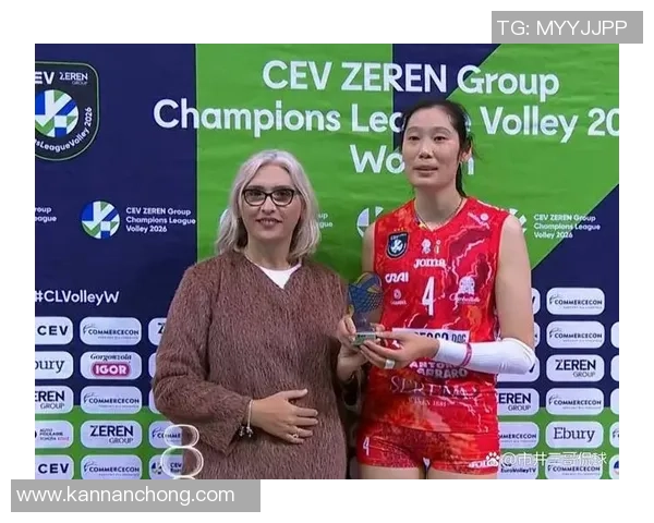 朱婷再现防卫得分！13分助科内世俱杯开门红，球馆粗陋被球迷吐槽